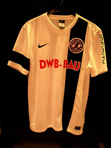 Comprar Camisetas De Futbol Dinamo De Berlín Primera Equipación 2013-2014 Clásico